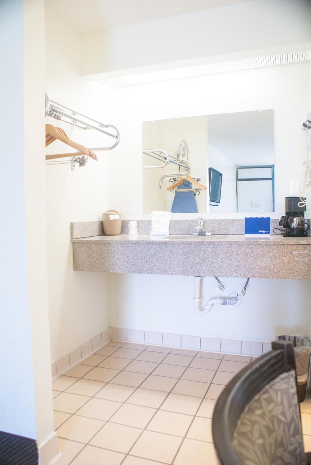 Days Inn by Wyndham Kissimmee FL