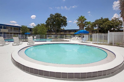 Days Inn by Wyndham Kissimmee FL image 17